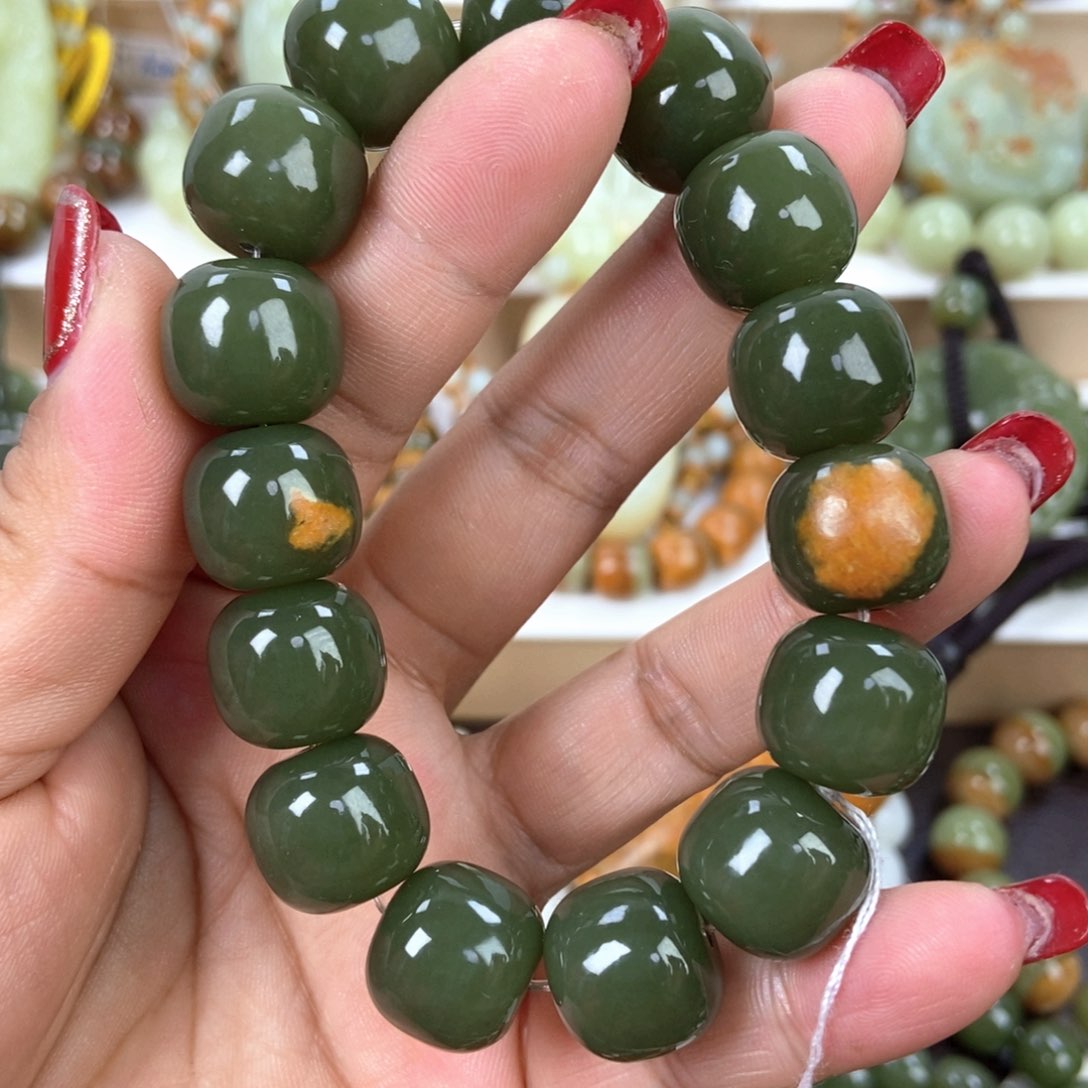 透闪石质玉手串未镶嵌