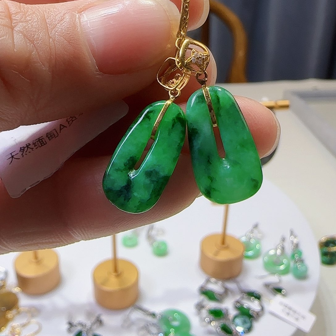 翡翠耳饰18K金镶嵌天然缅甸a货翡翠