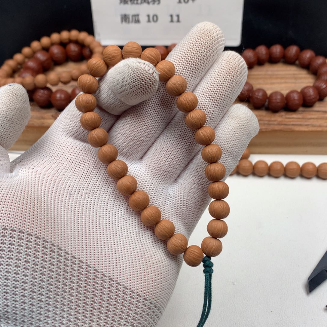 时***香吊坠猴头核桃凤羽