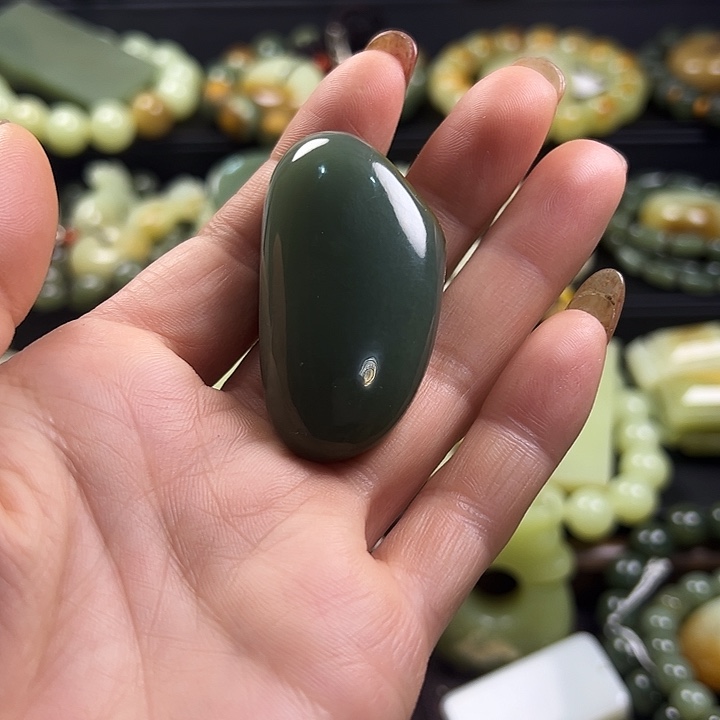 岫岩老玉（透闪石质玉）未镶嵌颈饰