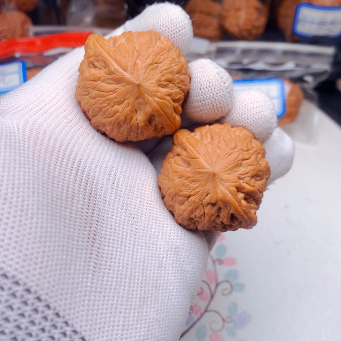 文玩核桃吊坠超****，铁锤