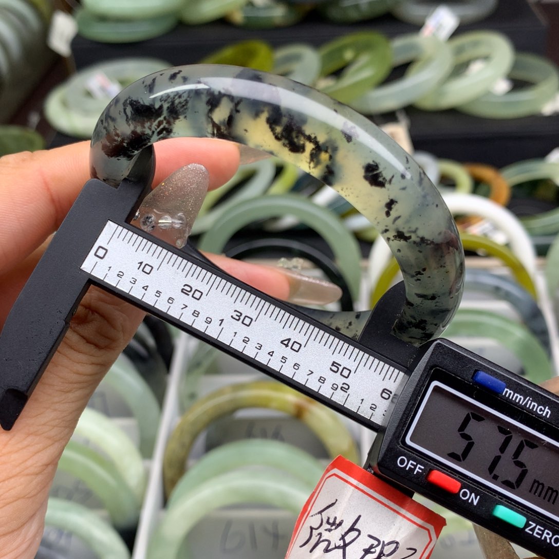 未镶嵌蛇纹石玉手镯621