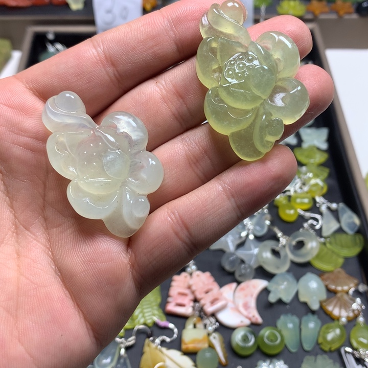 蛇纹石玉耳钉足银镀金镶嵌