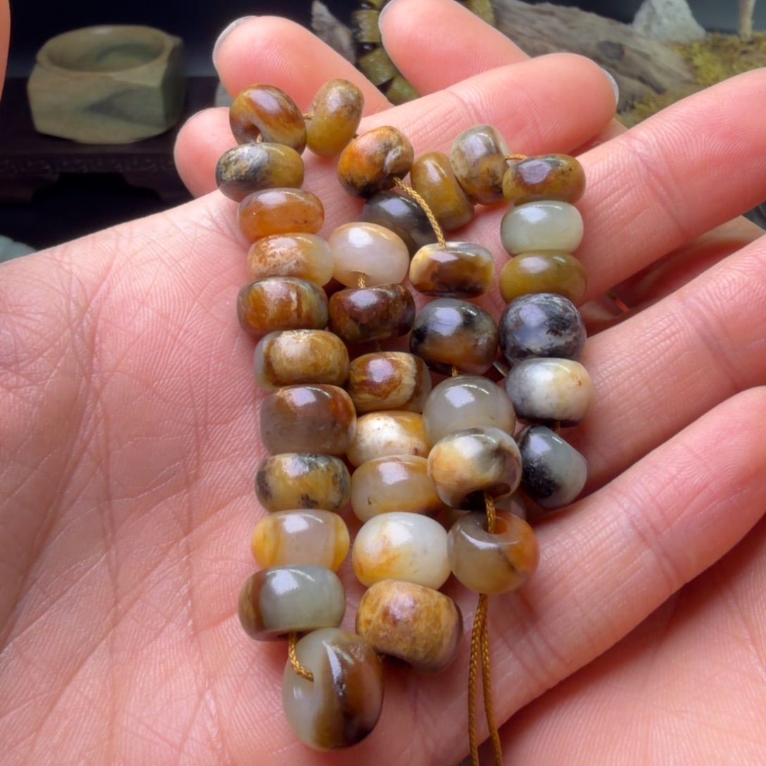 ****签和田玉（糖玉）未镶嵌挂件