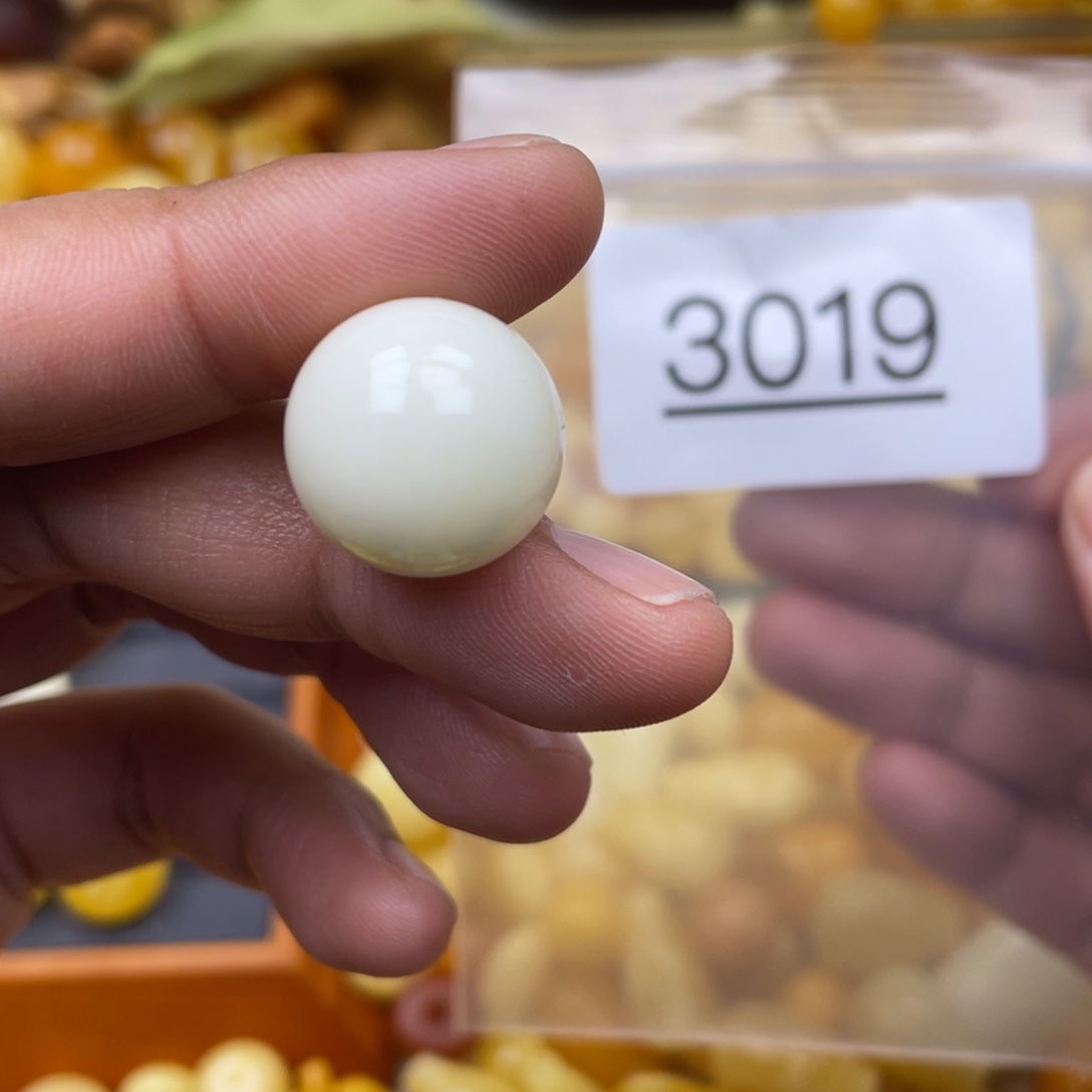 琥珀珠宝奇石未镶嵌?*富