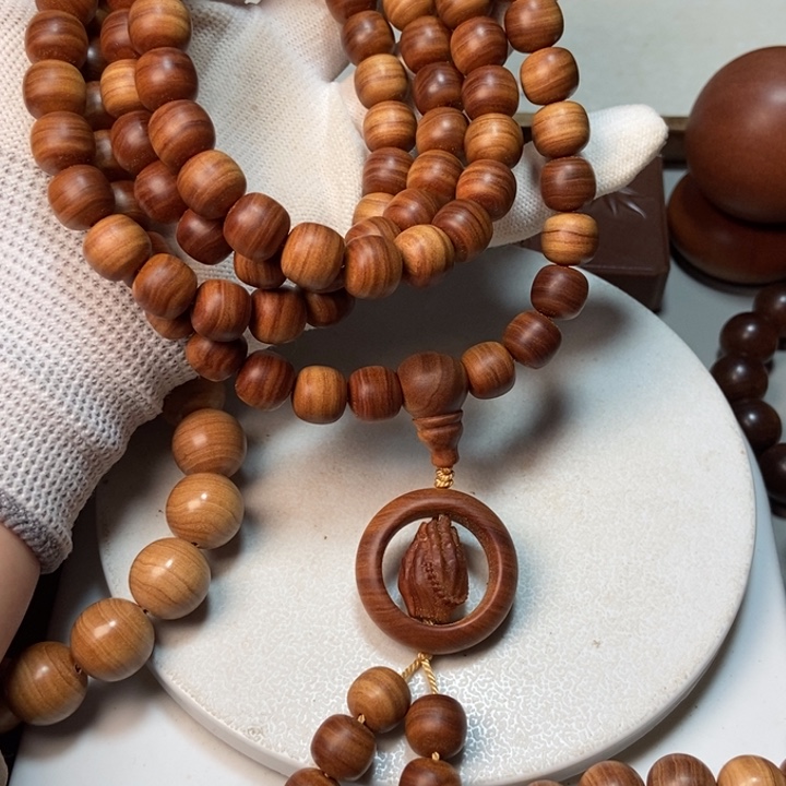 钢***缘檀香木老山檀香双百年料1.0*1.1*108，奶香