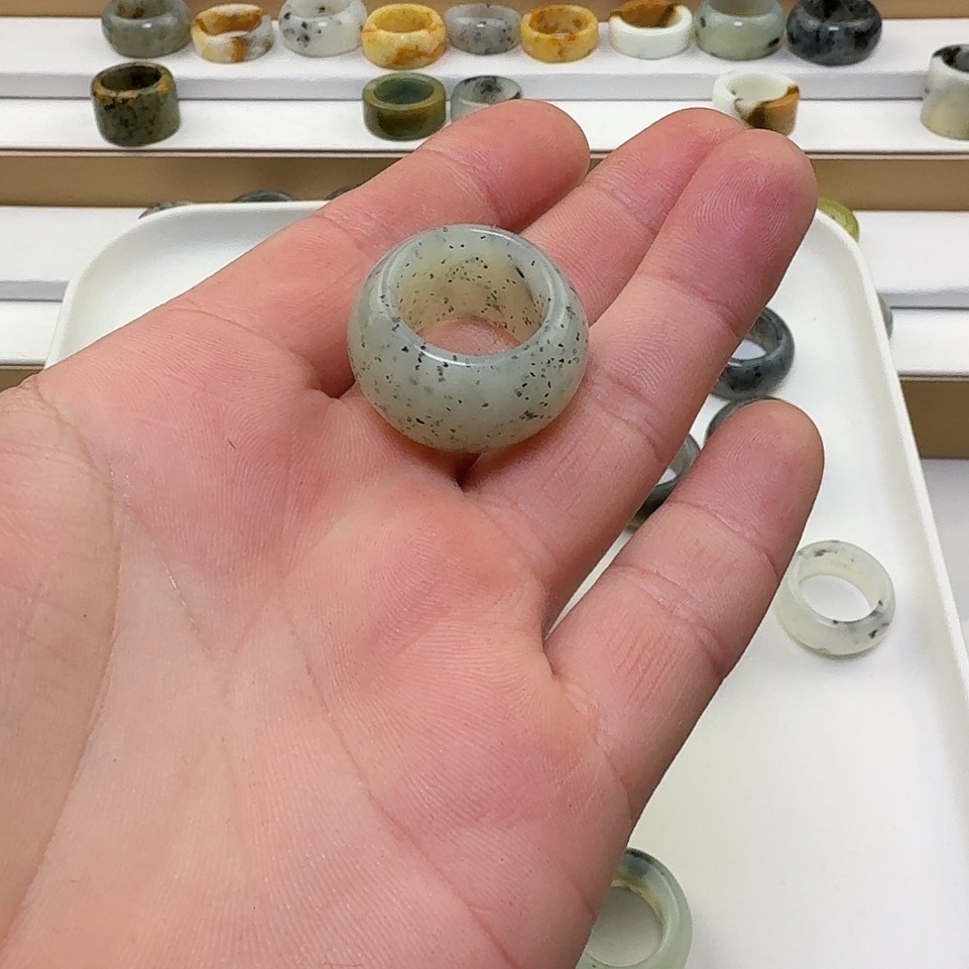 我***～蛇纹石玉未镶嵌戒指17.9内径