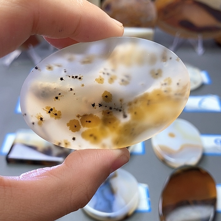 玛瑙/玉髓未镶嵌珠宝半成品