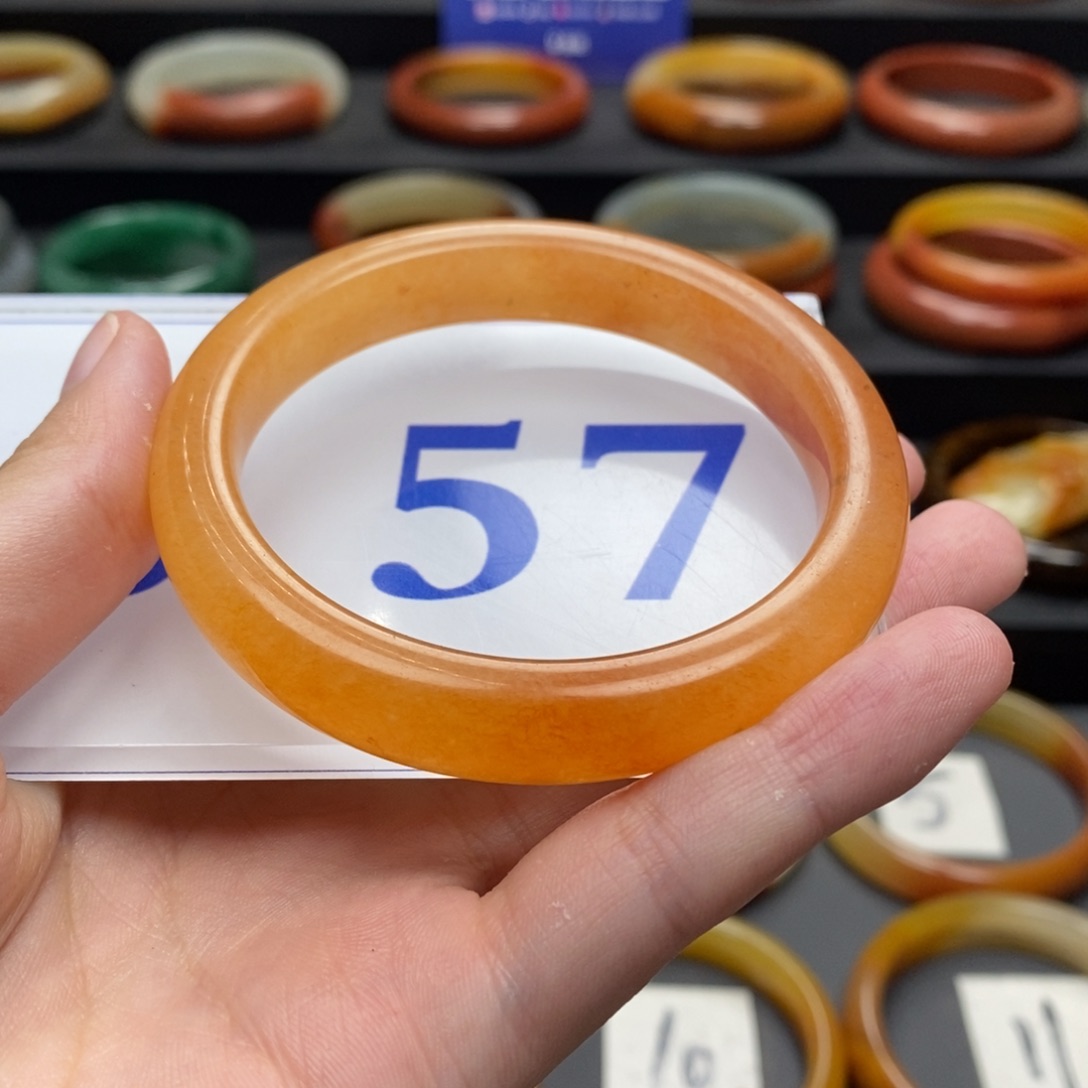 石英质玉（黄龙玉）手镯微瑕未镶嵌