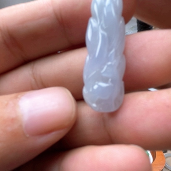 翡翠未镶嵌颈饰翡翠冰紫九尾狐