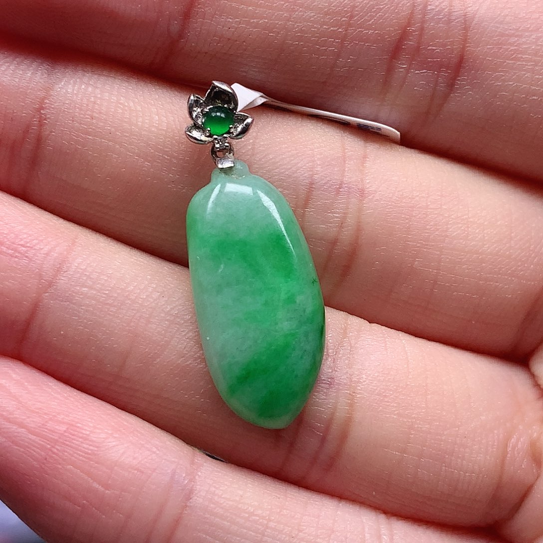 颈饰18K金镶嵌翡翠翡翠吊坠