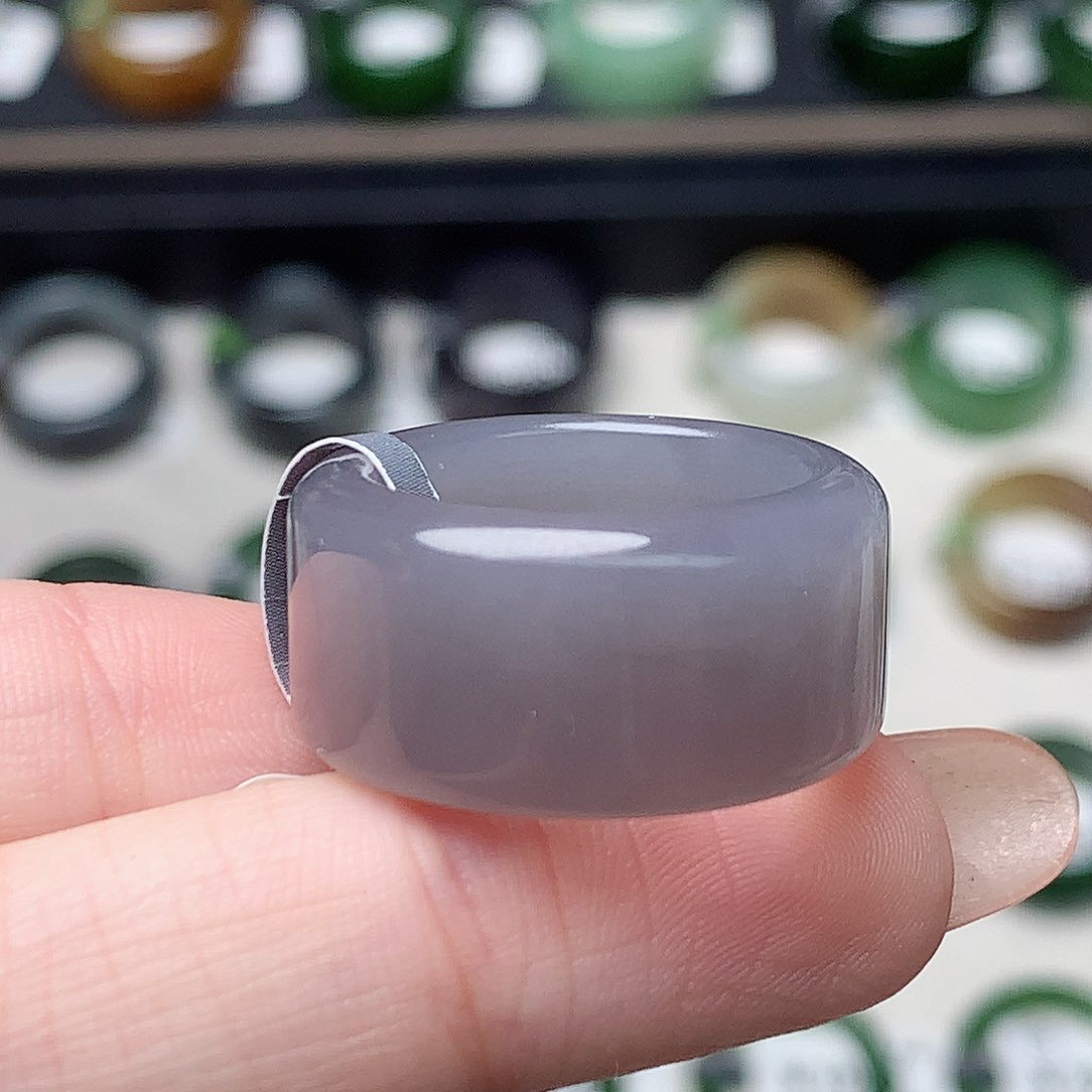 未镶嵌戒指和田玉