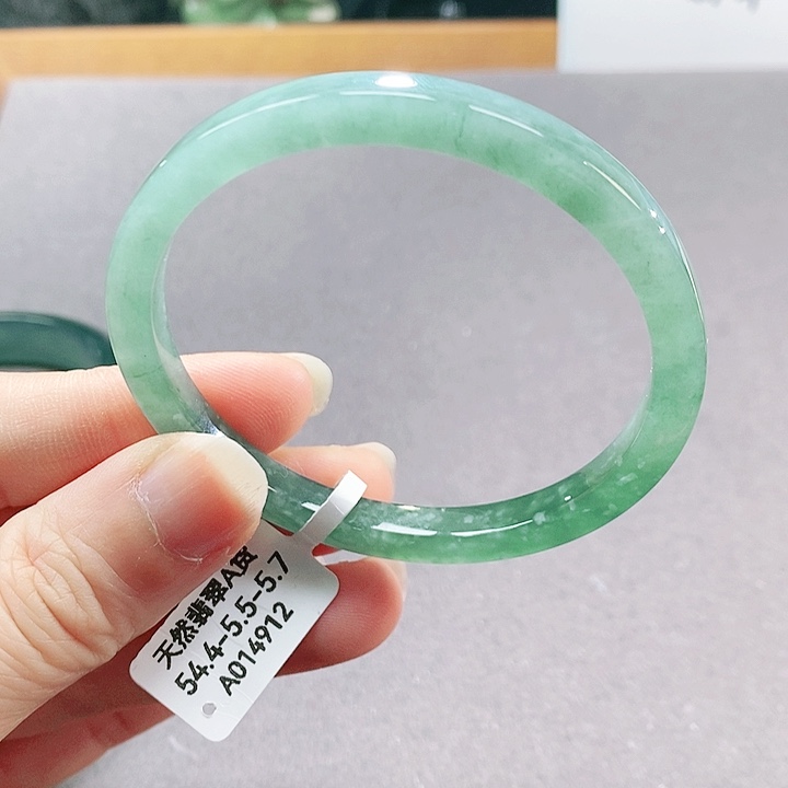 【闪购商品】翡翠手镯（圆镯）未镶嵌