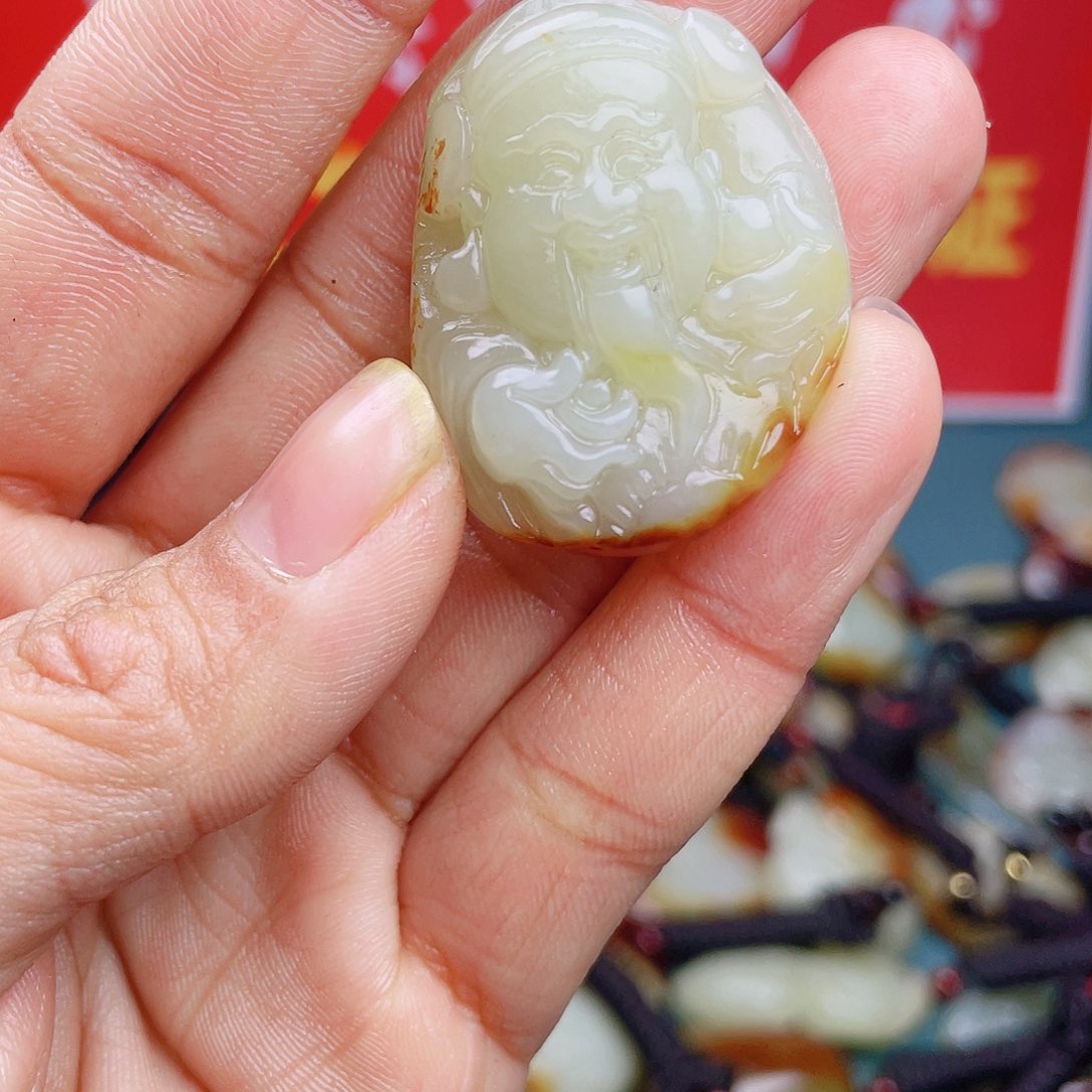 和田玉颈饰未镶嵌