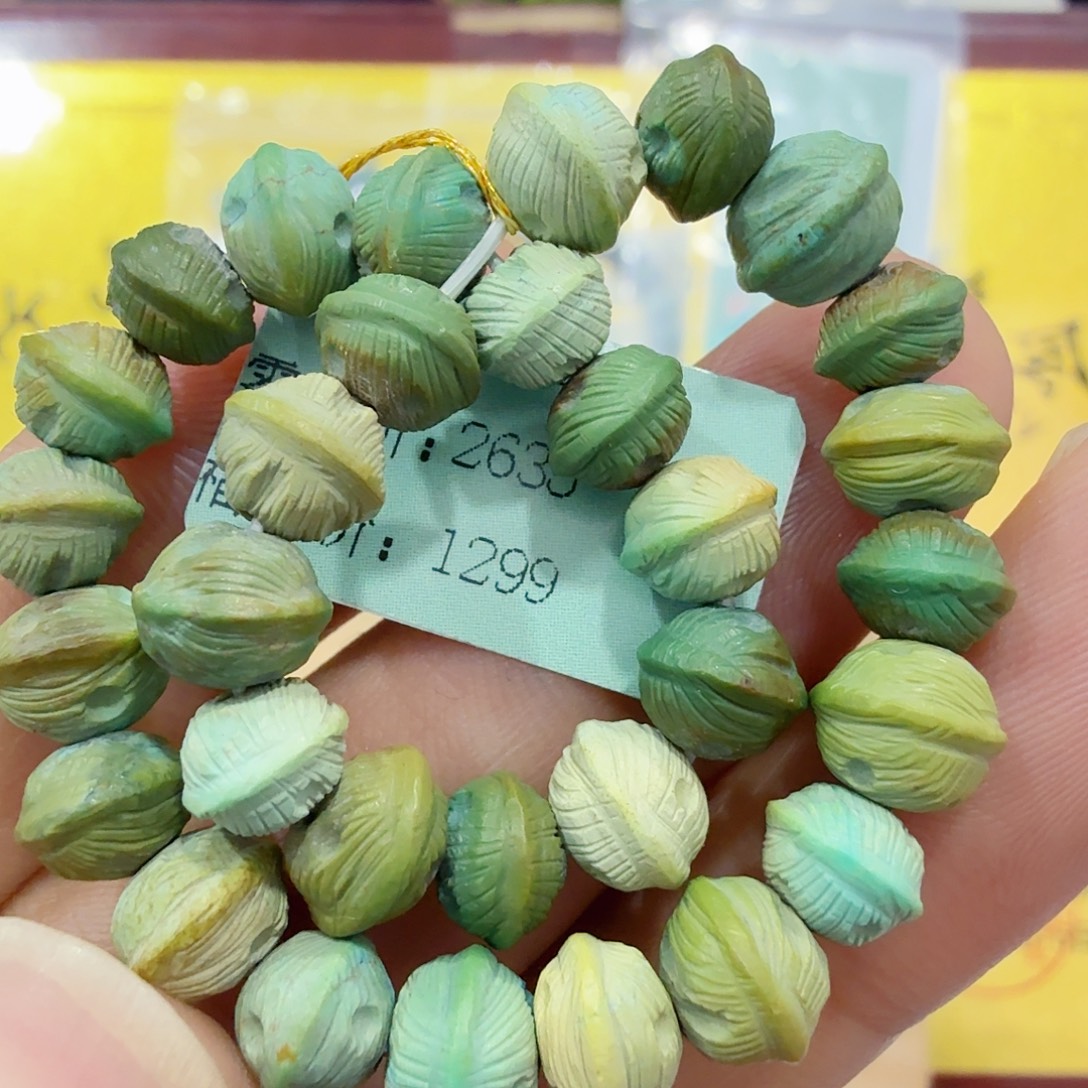 绿松石未镶嵌珠宝奇石