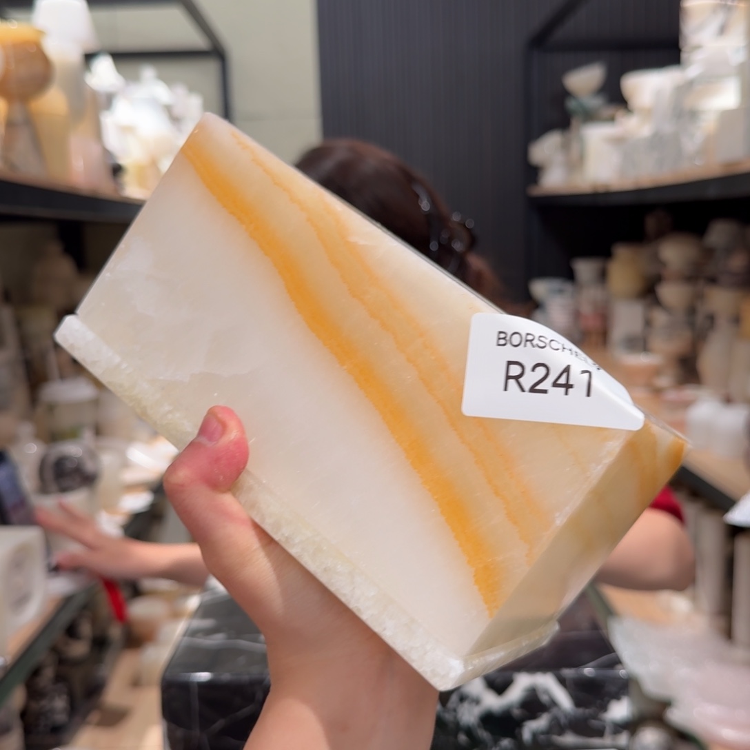 ****胡大理石R241。       