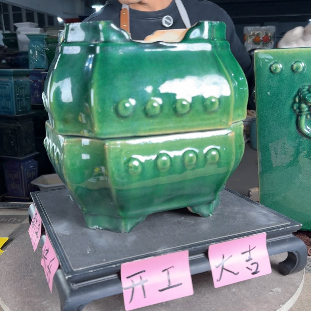 一风堂石湾花盆。釉裂微瑕