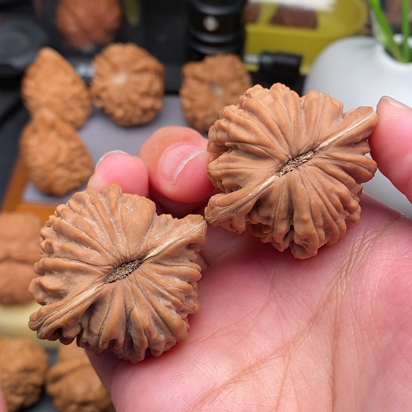 【闪购商品】文玩核桃把件汉高楼全品40