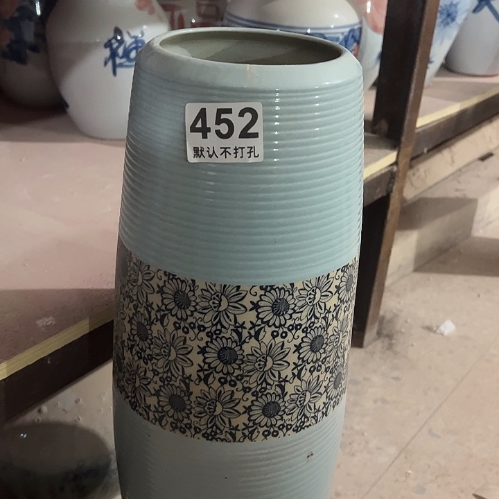 452高51陶瓷花瓶微瑕…………在