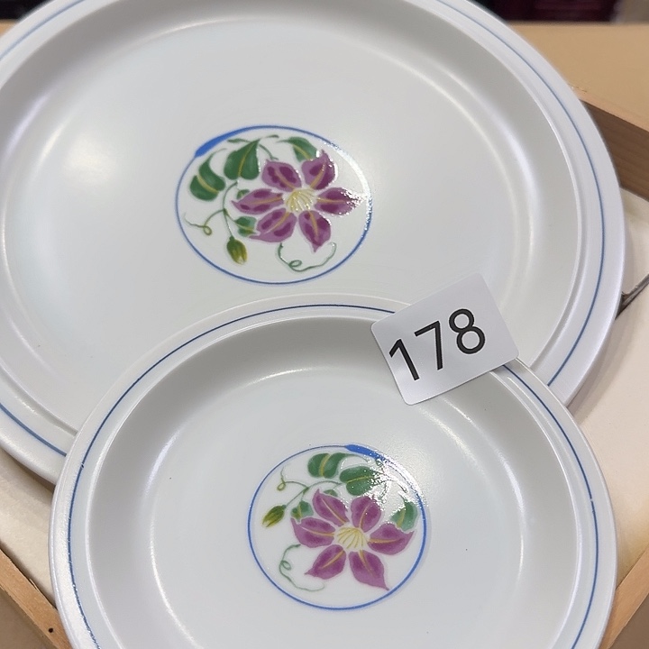 很好看的钵子很好看的盘子