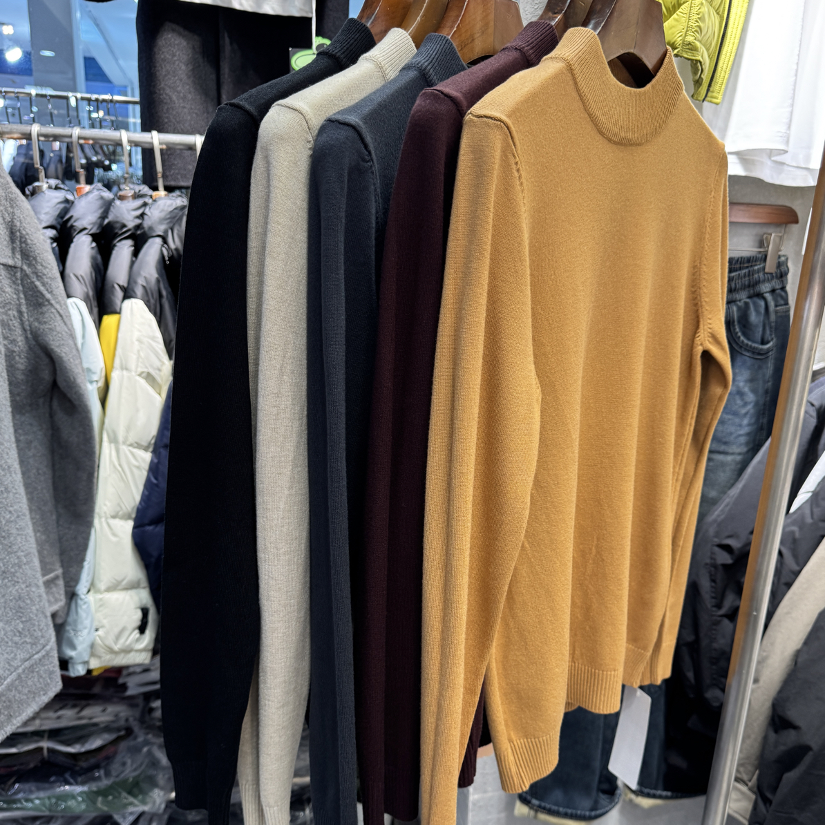 2025冬季高品质打底针织毛衣纯色半高领毛衣舒适柔和亲肤保暖