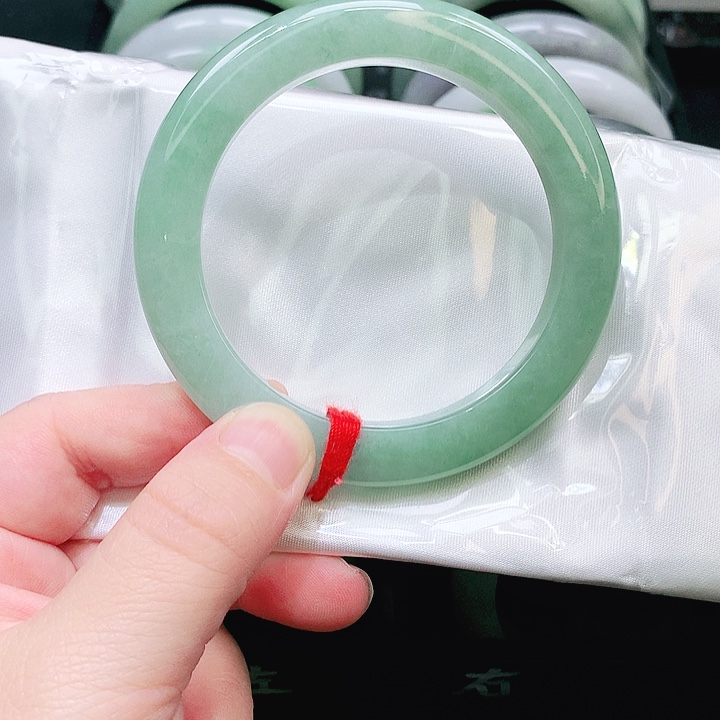 翡翠未镶嵌手镯0617