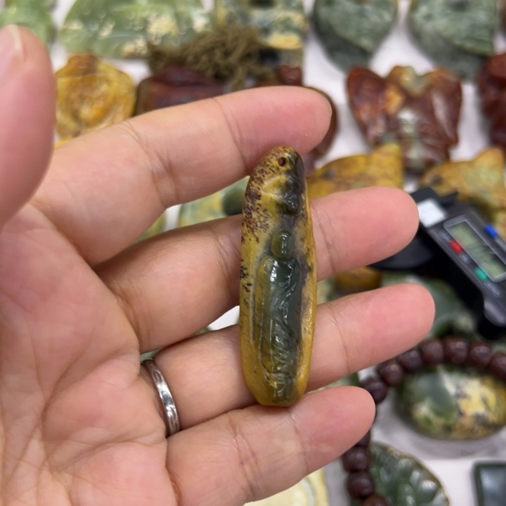 沫***问岫岩河磨玉（透闪石质玉）未镶嵌珠宝奇石