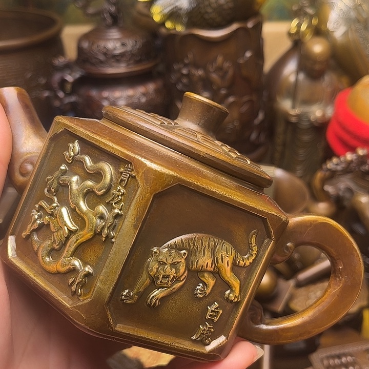 精美铜器批发档口