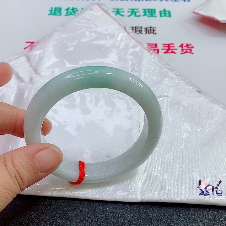 未镶嵌手镯翡翠手镯