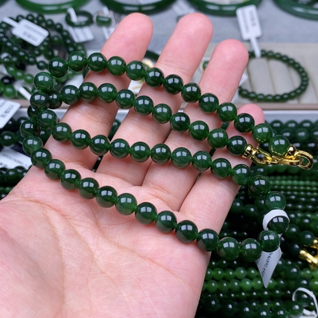 项链未镶嵌和田玉（碧玉）齐*