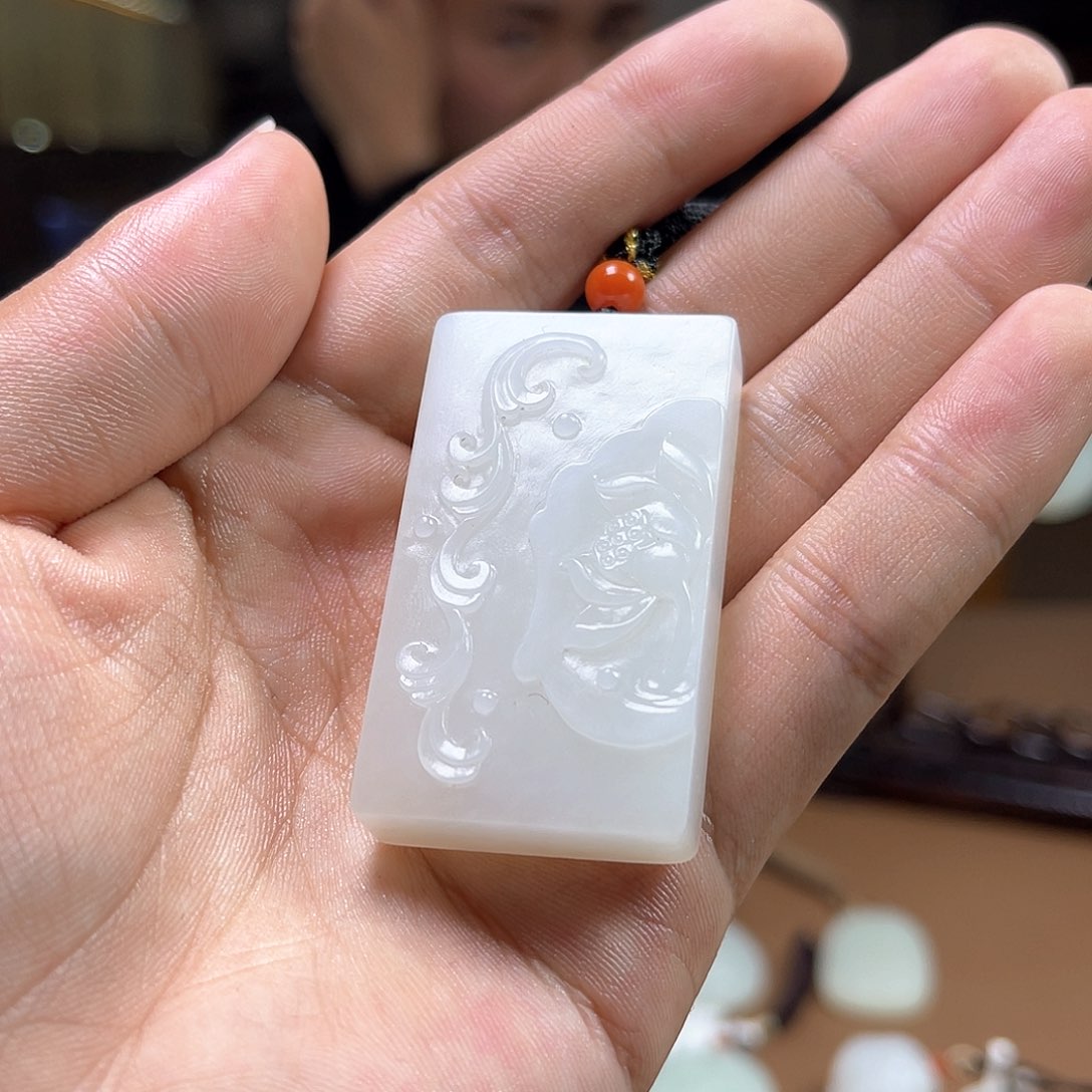 和田玉颈饰未镶嵌