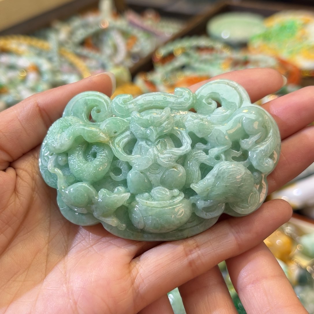 翡翠颈饰未镶嵌待编款