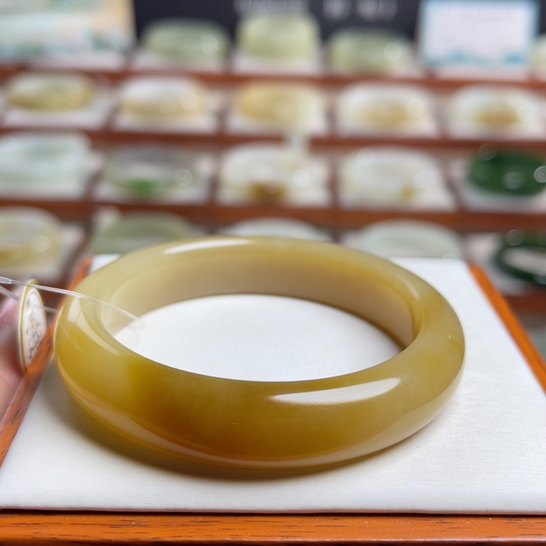 【闪购商品】未镶嵌手镯和田玉