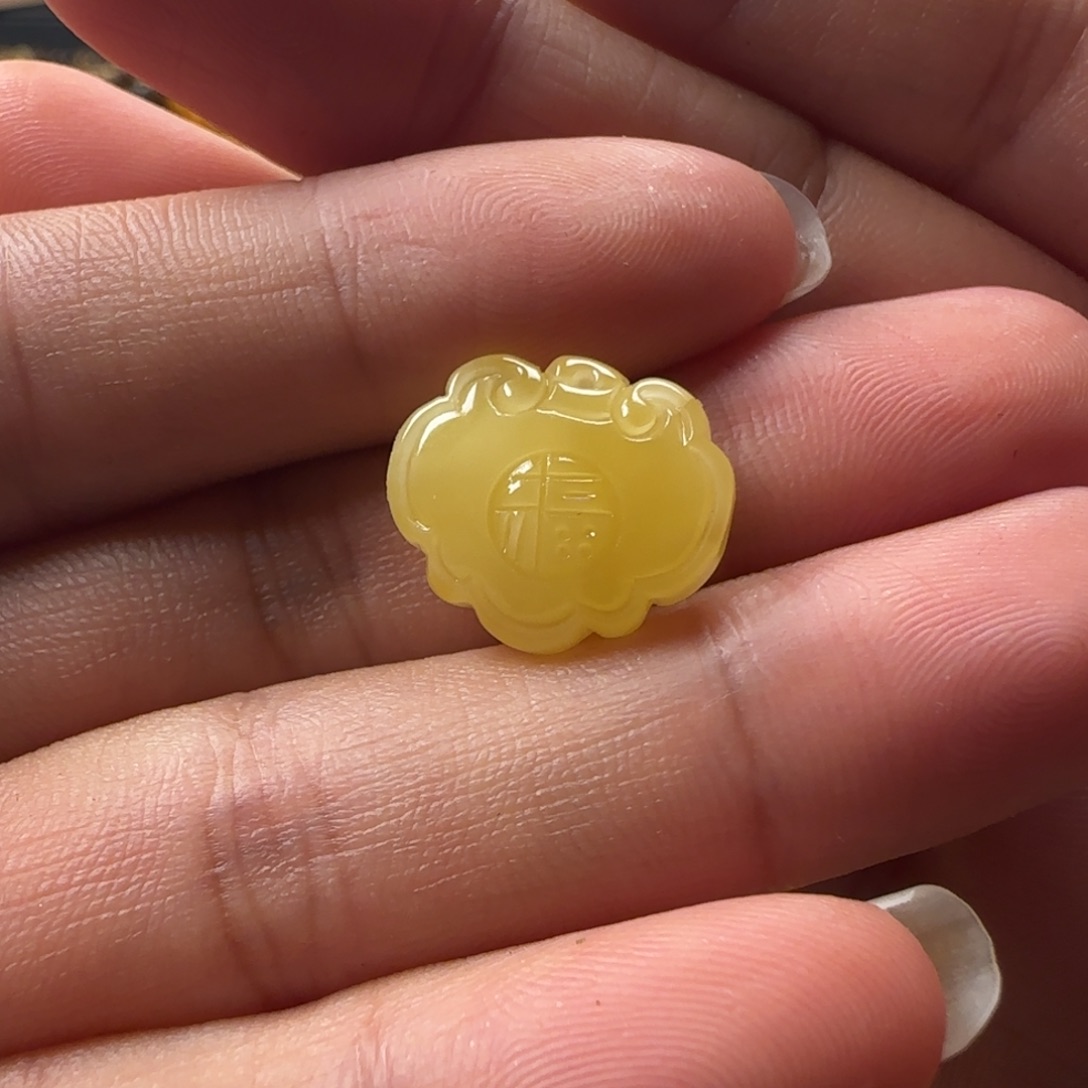 旅***程蜜蜡未镶嵌颈饰蜜蜡如意锁提溜