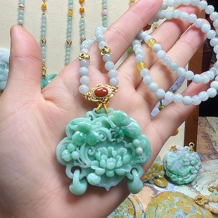 翡翠颈饰未镶嵌天然翡翠