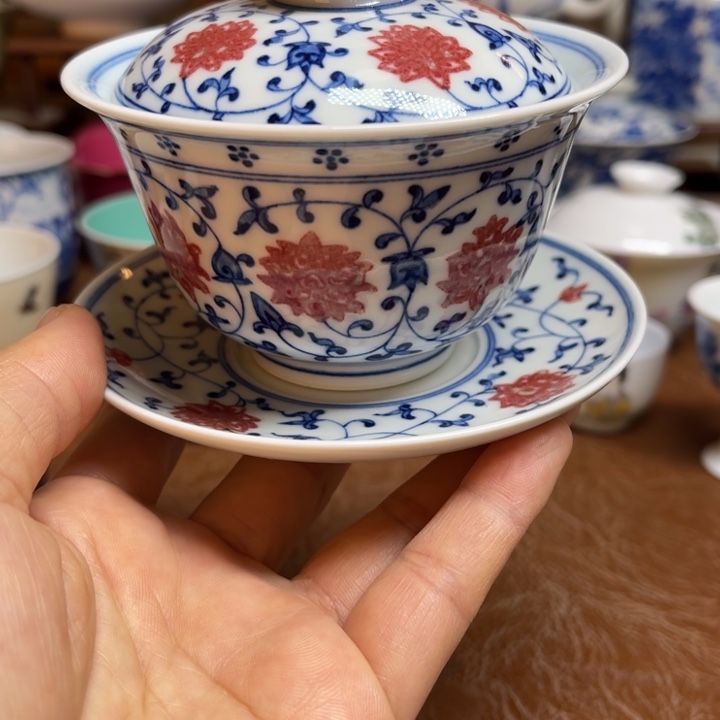 碗今天晚上的月亮很圆