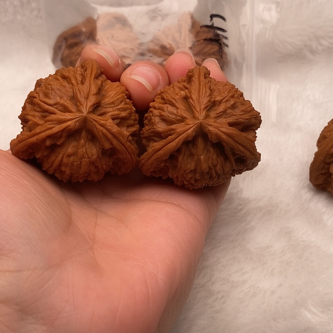 宇***.吊坠文玩核桃三棱