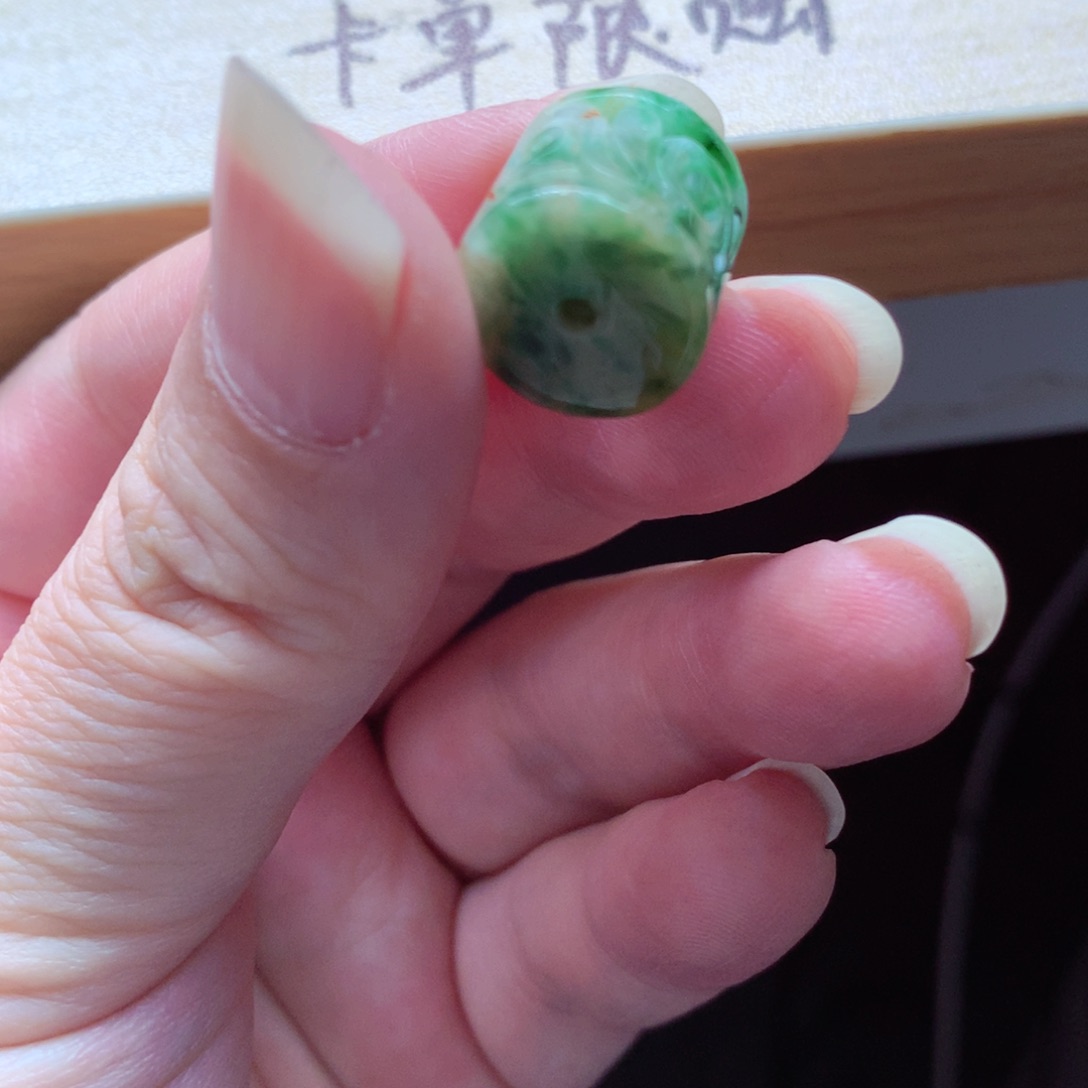 翡翠未镶嵌颈饰吊坠