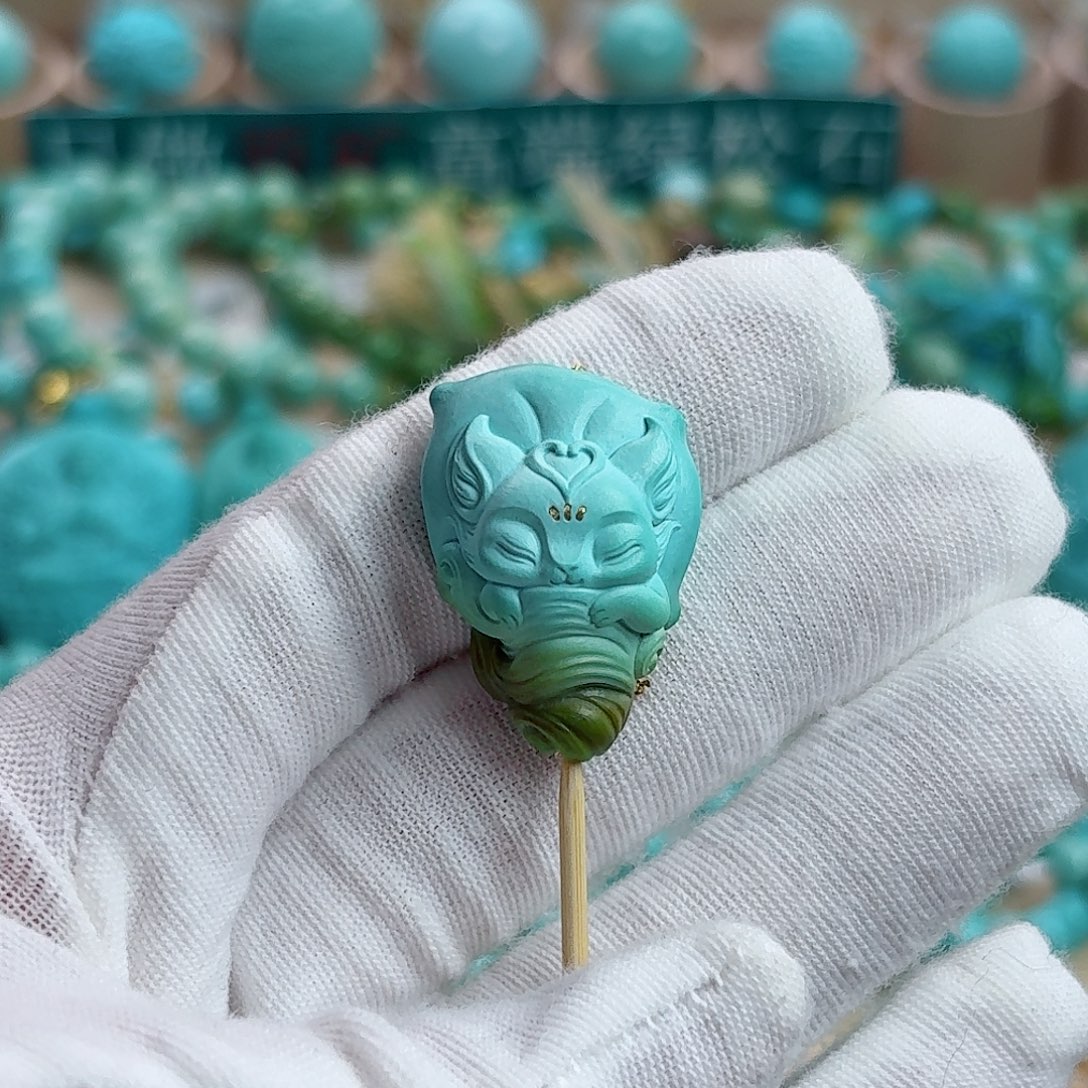 绿松石未镶嵌珠宝奇石