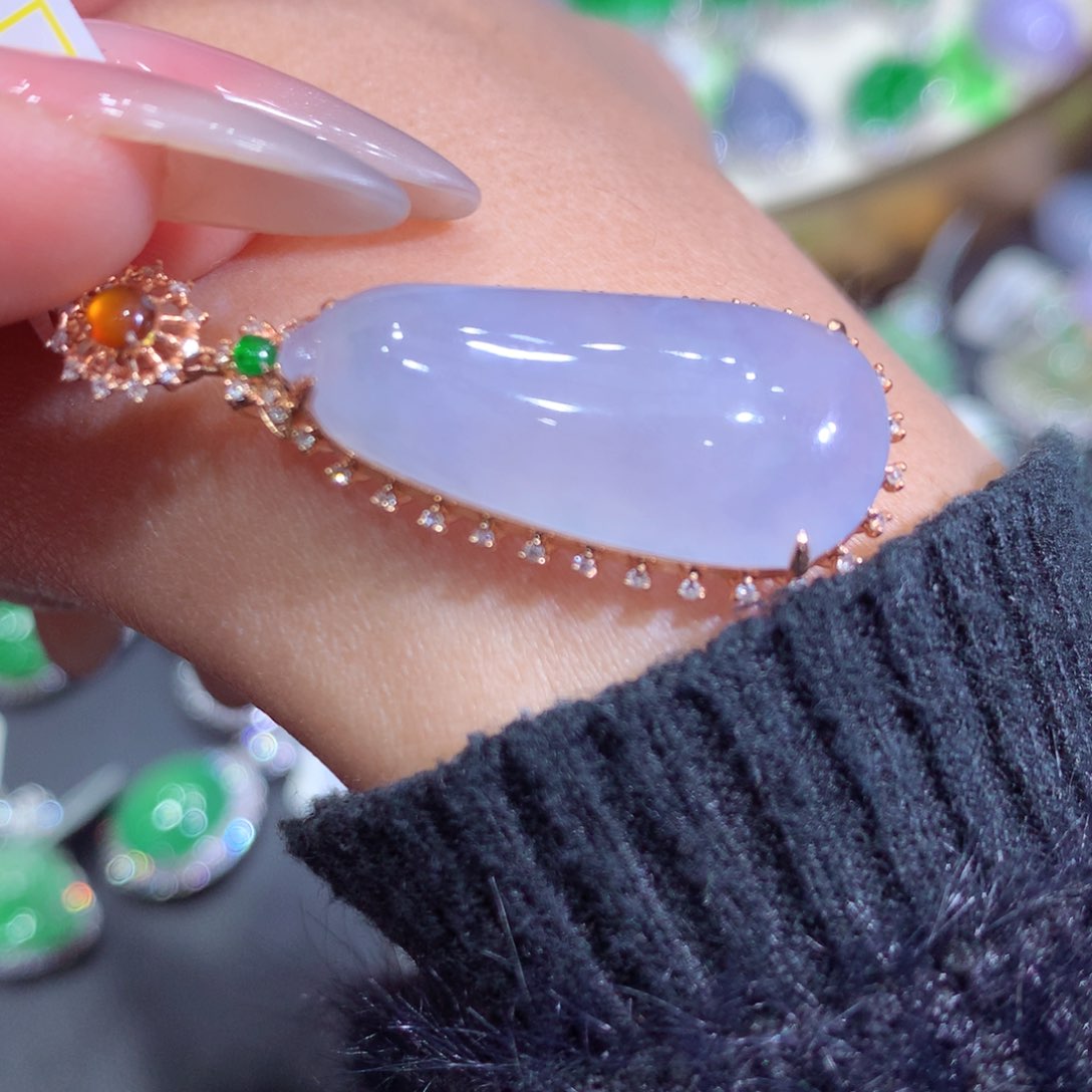 翡翠吊坠(不含链)18K金镶嵌