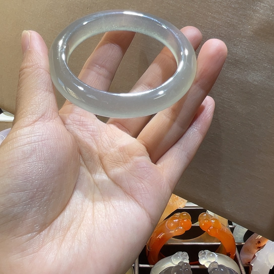 玛瑙/玉髓未镶嵌手镯