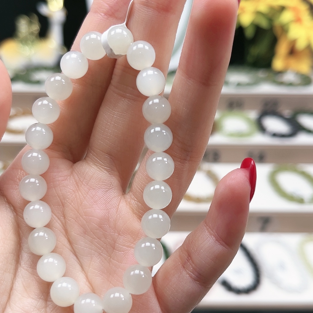 R***u和田玉未镶嵌手链