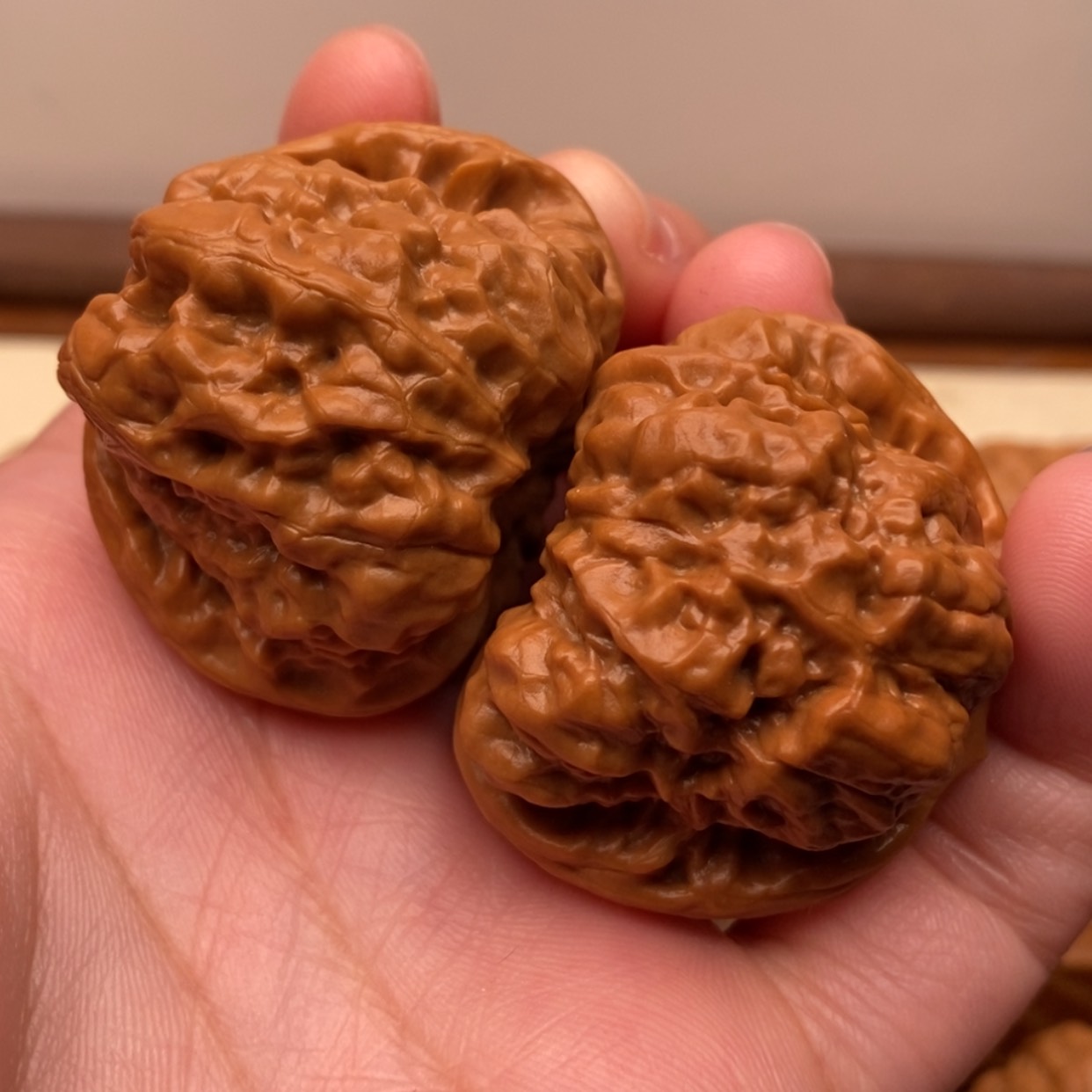 【闪购商品】把件文玩核桃漏边40左右