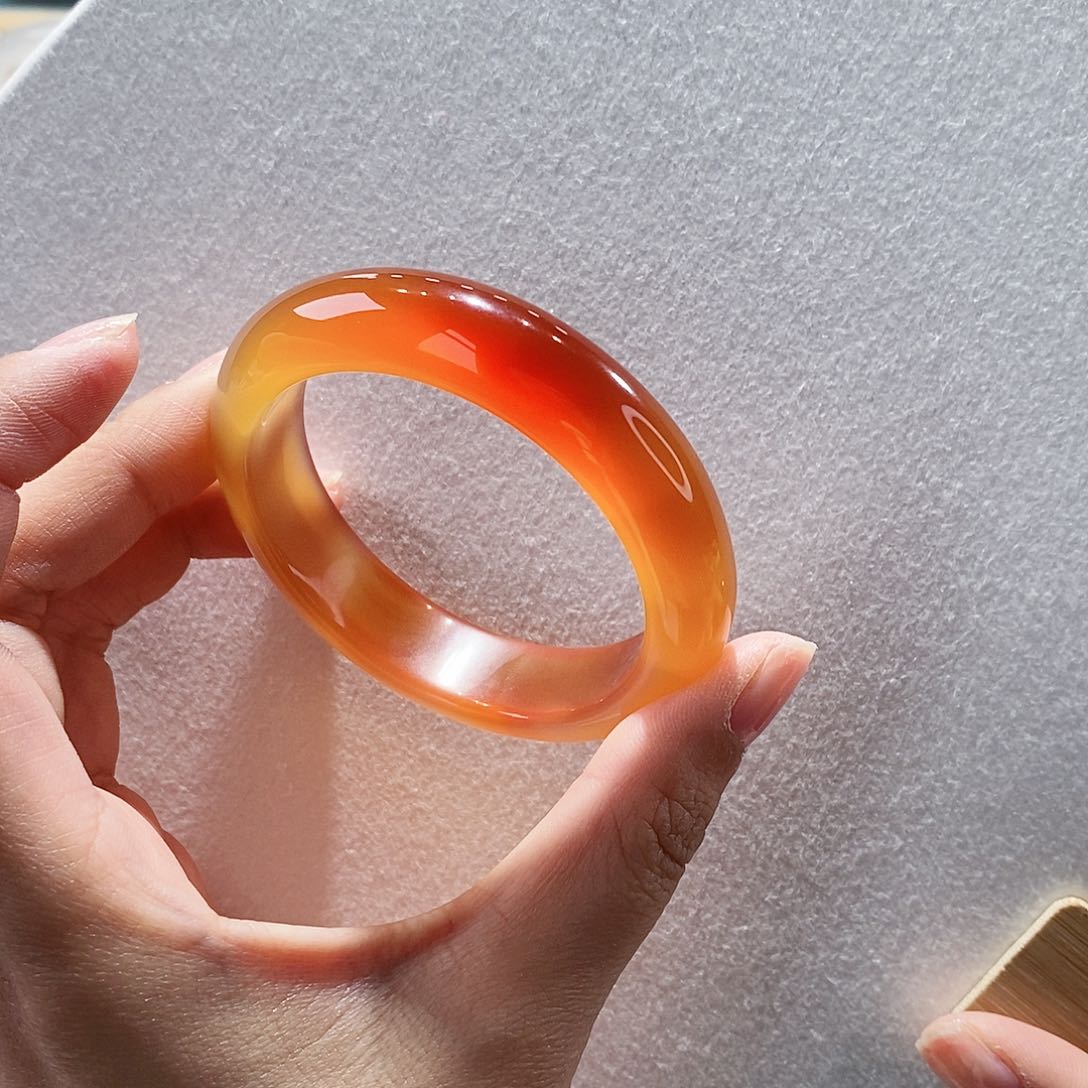 玛瑙/玉髓手镯未镶嵌53.5