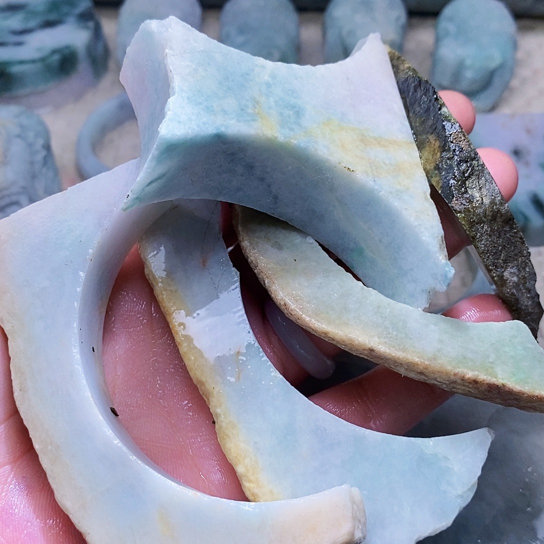 翡翠未镶嵌颈饰588