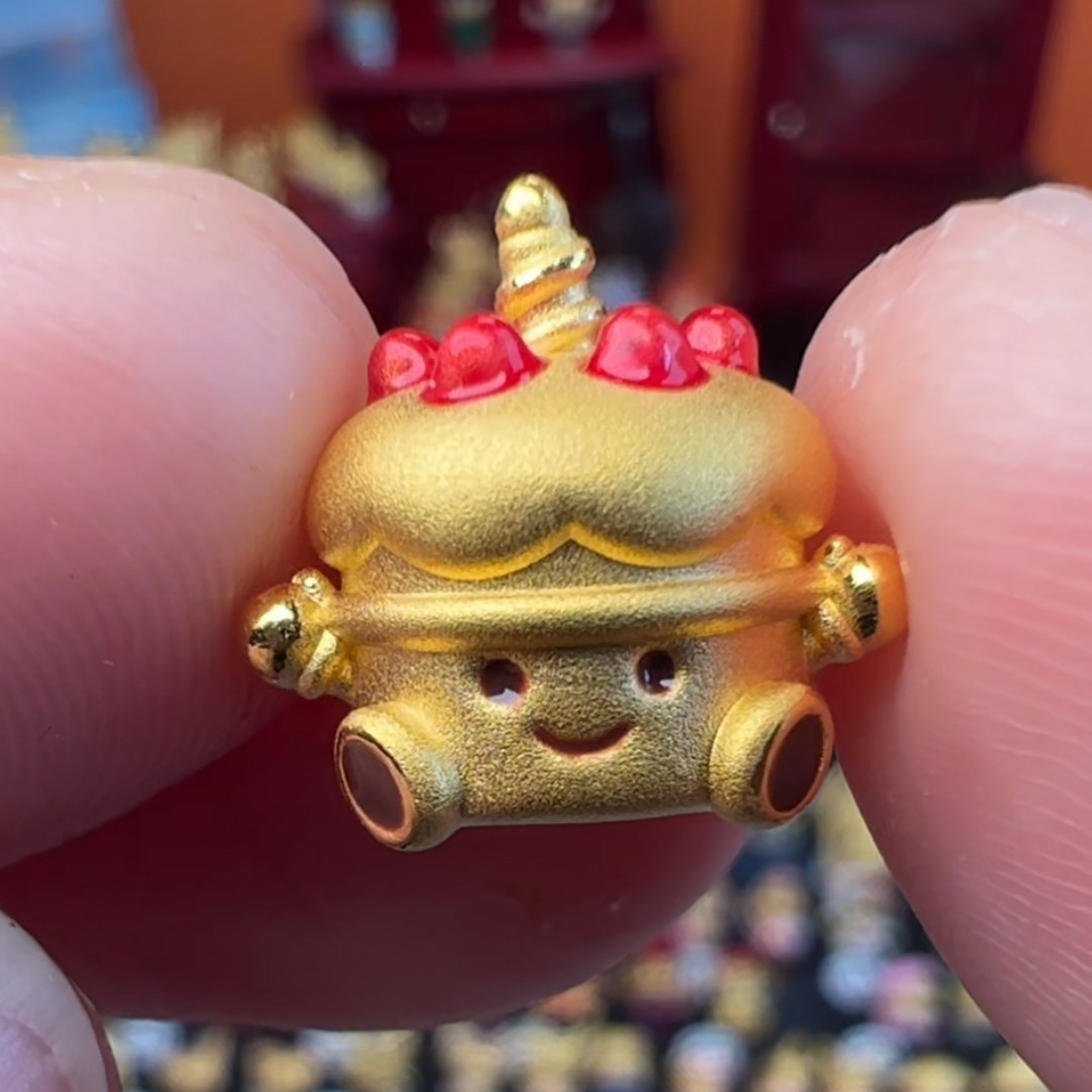 足金999黄金草莓蛋糕