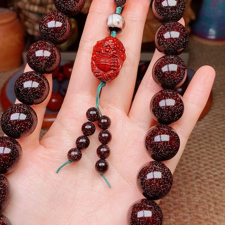 檀香紫檀（小叶紫檀）20手持