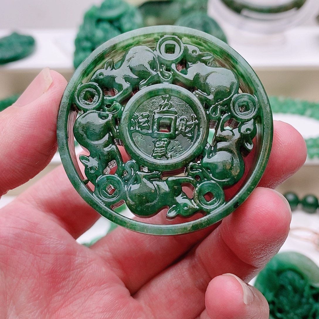 未镶嵌独山玉吊坠