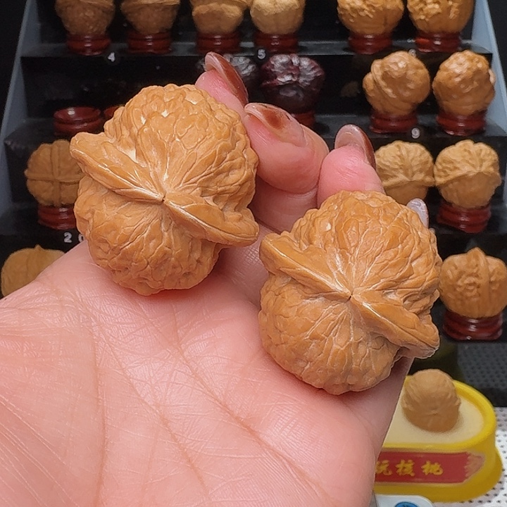 文玩核桃把件牛魔王40尺…………73号