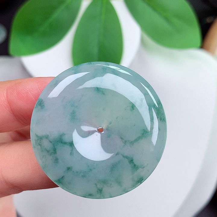 颈饰未镶嵌翡翠平安扣 35.4x5.7mm